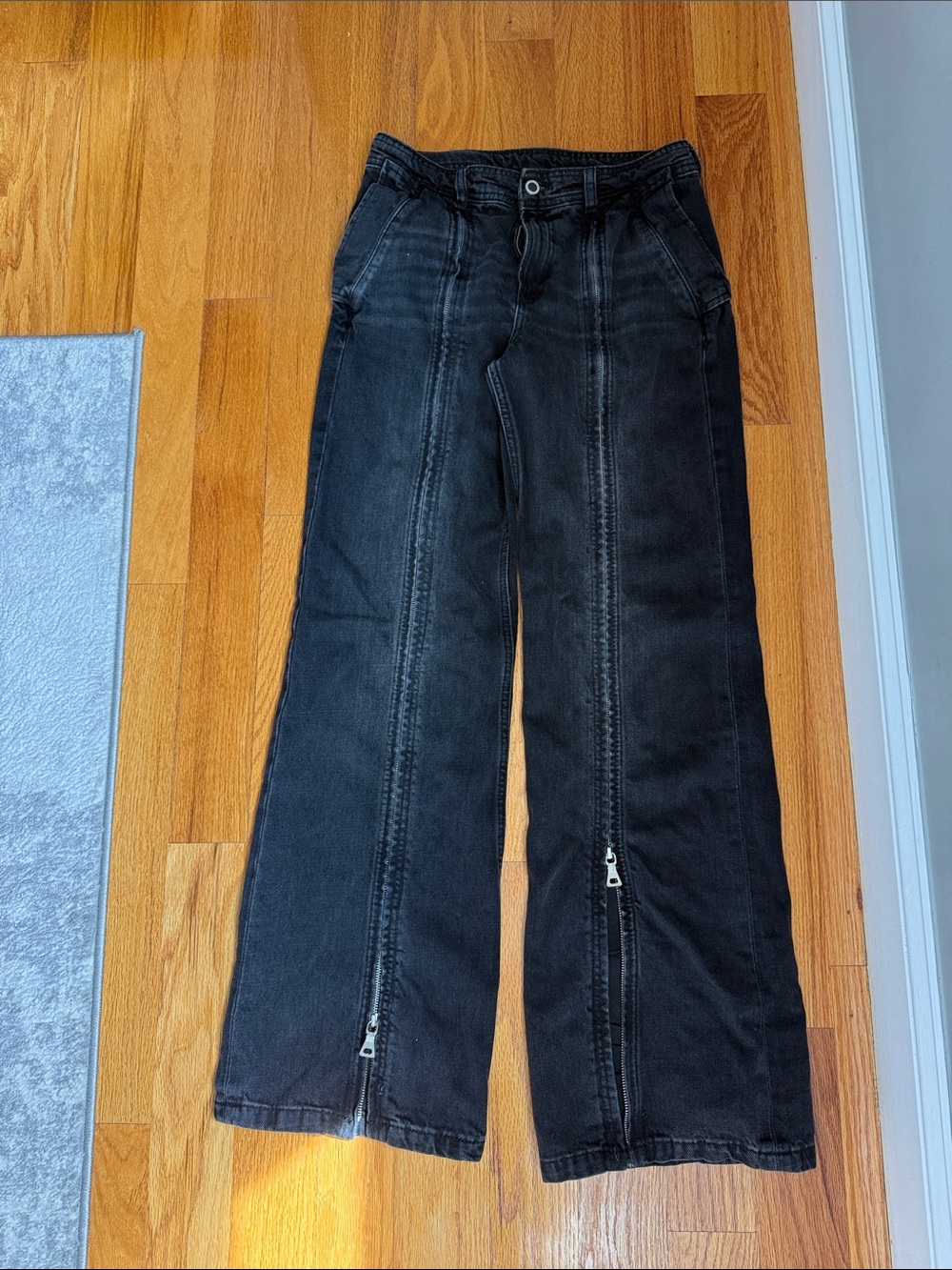 Zara Black Women's Wide-Leg Jeans with Front Zipper Detail